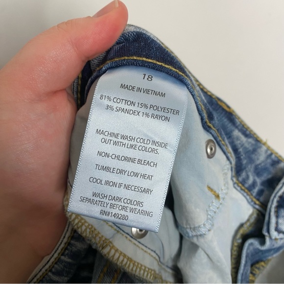 Slink Jeans Frayed Hem Bermuda Jean Shorts 18 - Picture 11 of 12